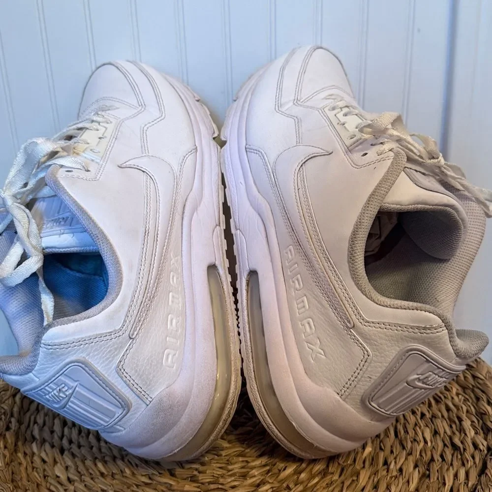 2024 Nike Air Max Mens Size 12 All White Athletic Running Shoes 687977-111